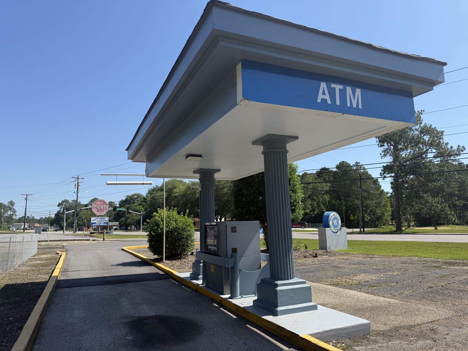 Hancock Whitney ATM Repainting 3