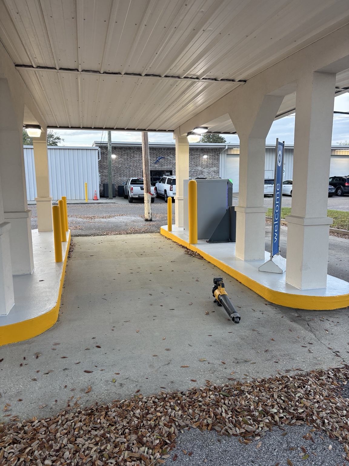 Hancock Whitney Drive-Through Repainting 2