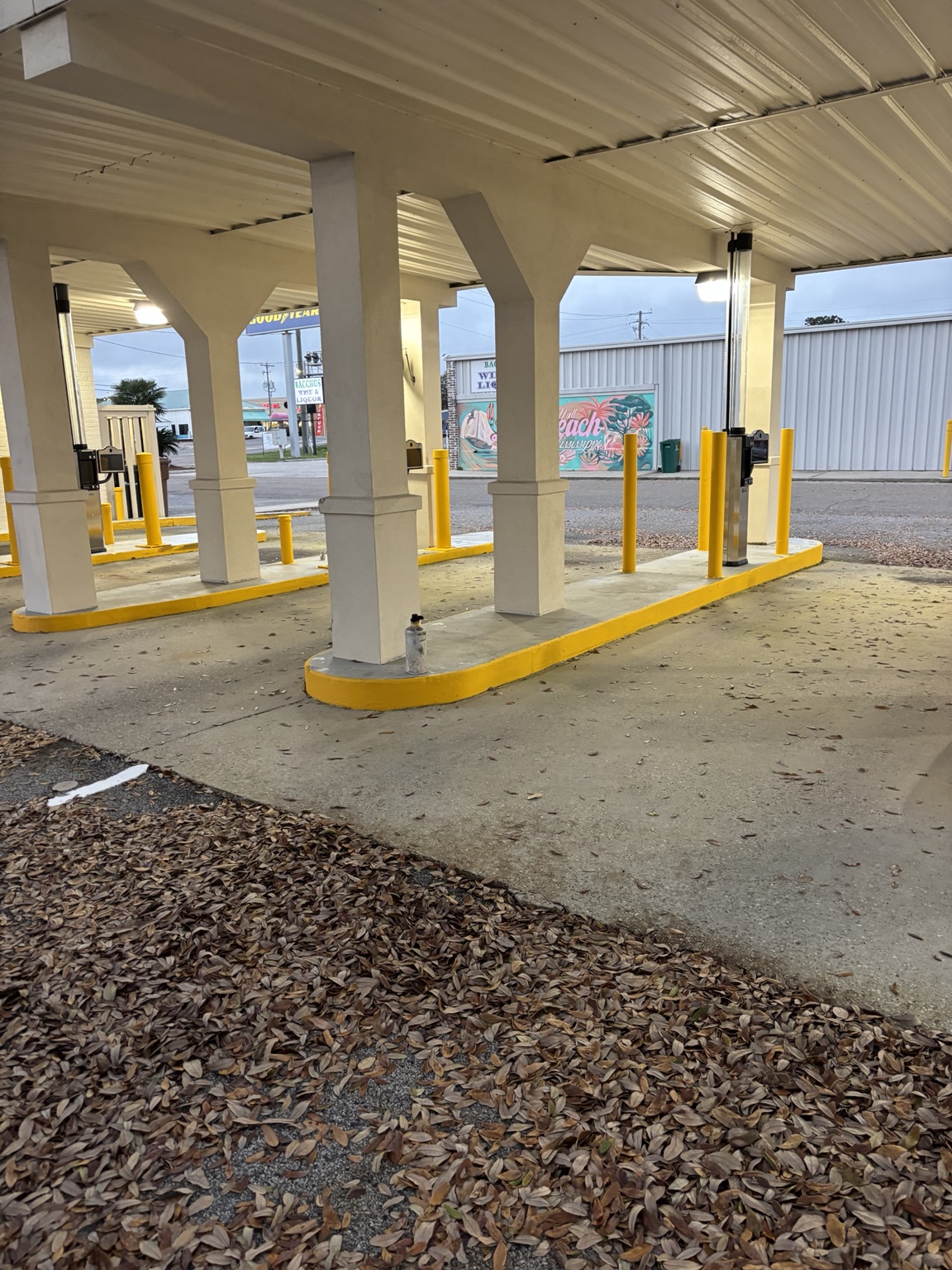 Hancock Whitney Drive-Through Repainting 4